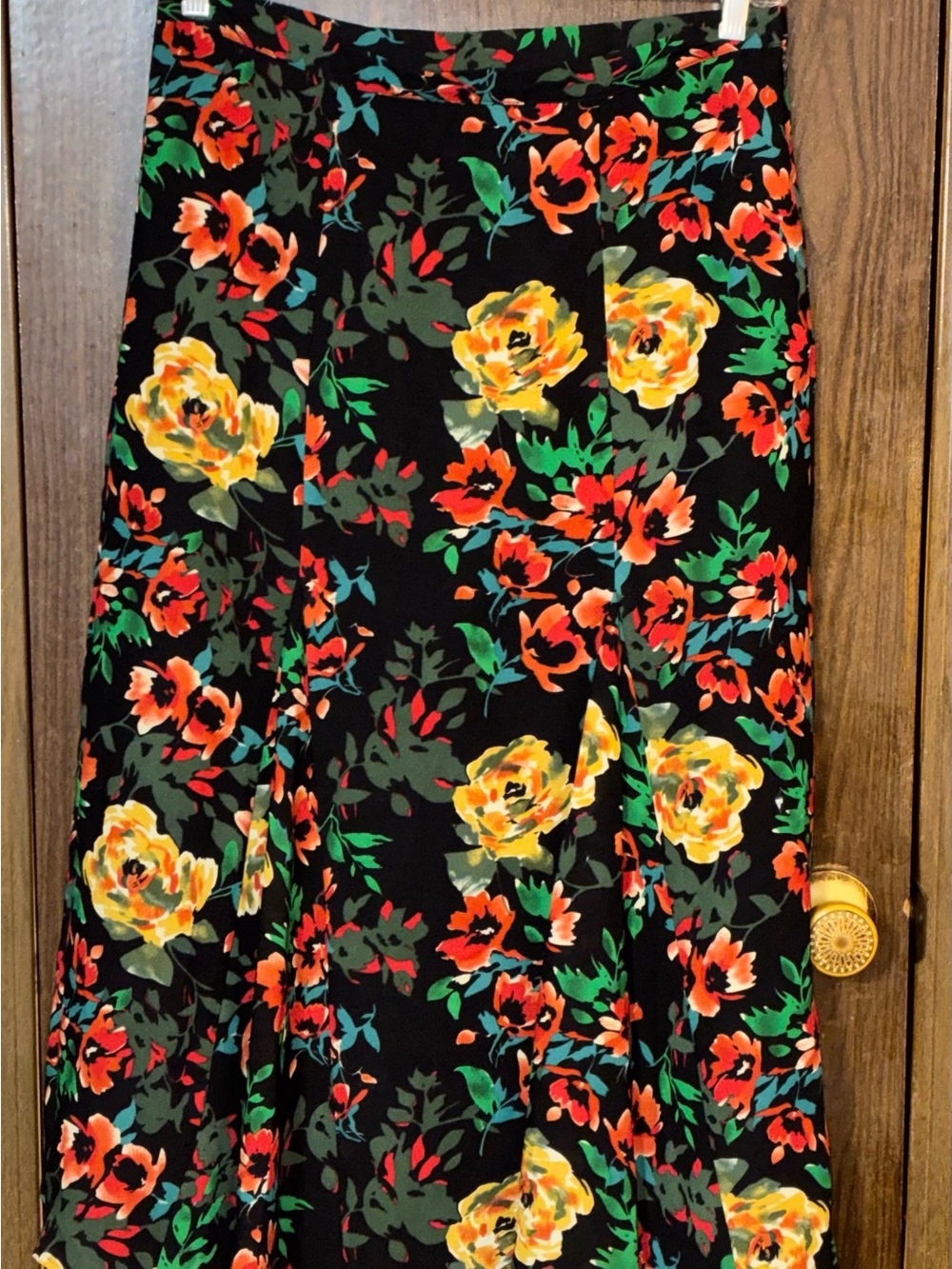 Pinky & Dianne Floral Maxi Skirt size M
Never worn.